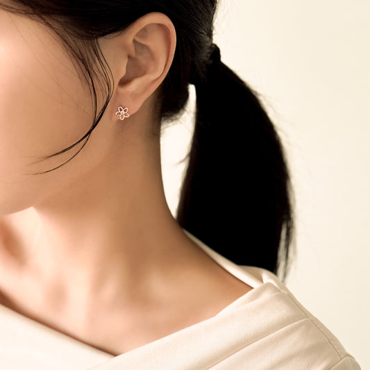 Bloom Shine Stud Earrings