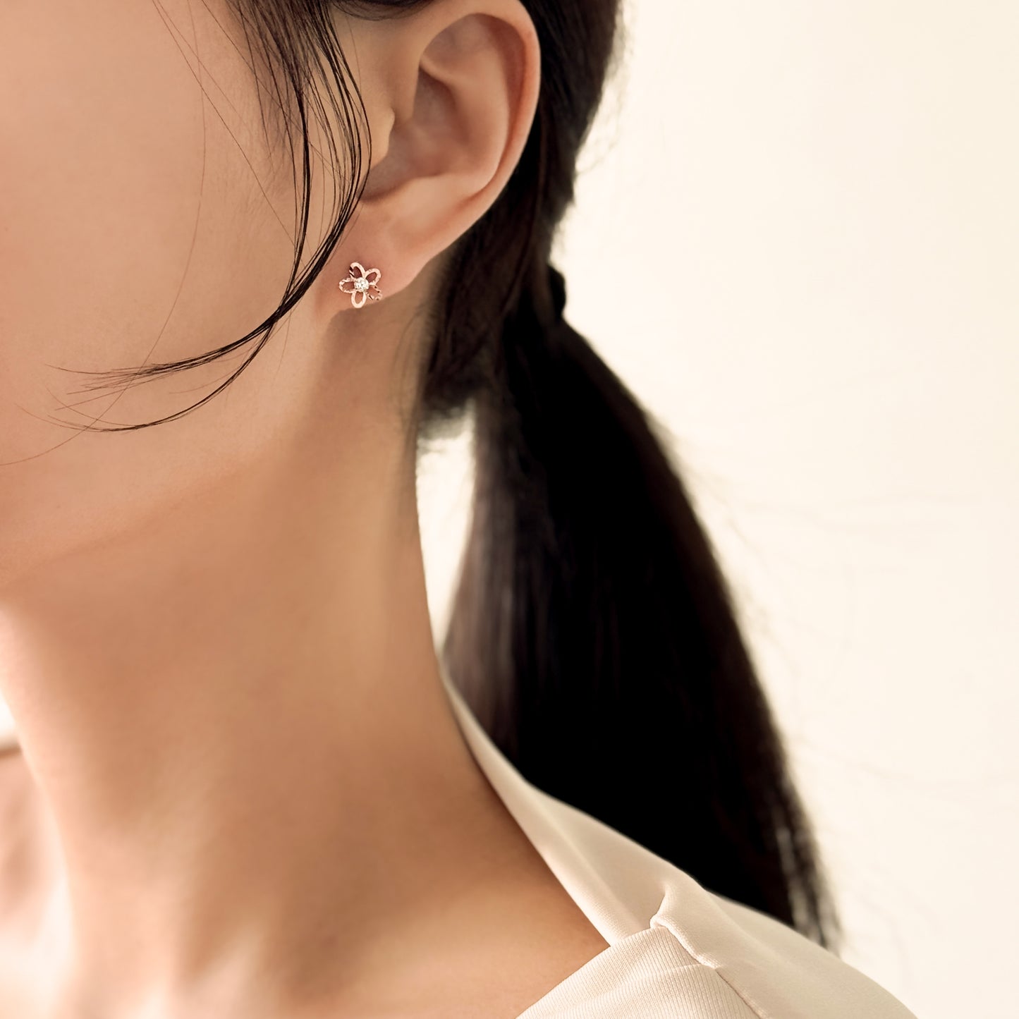 Bloom Shine Stud Earrings