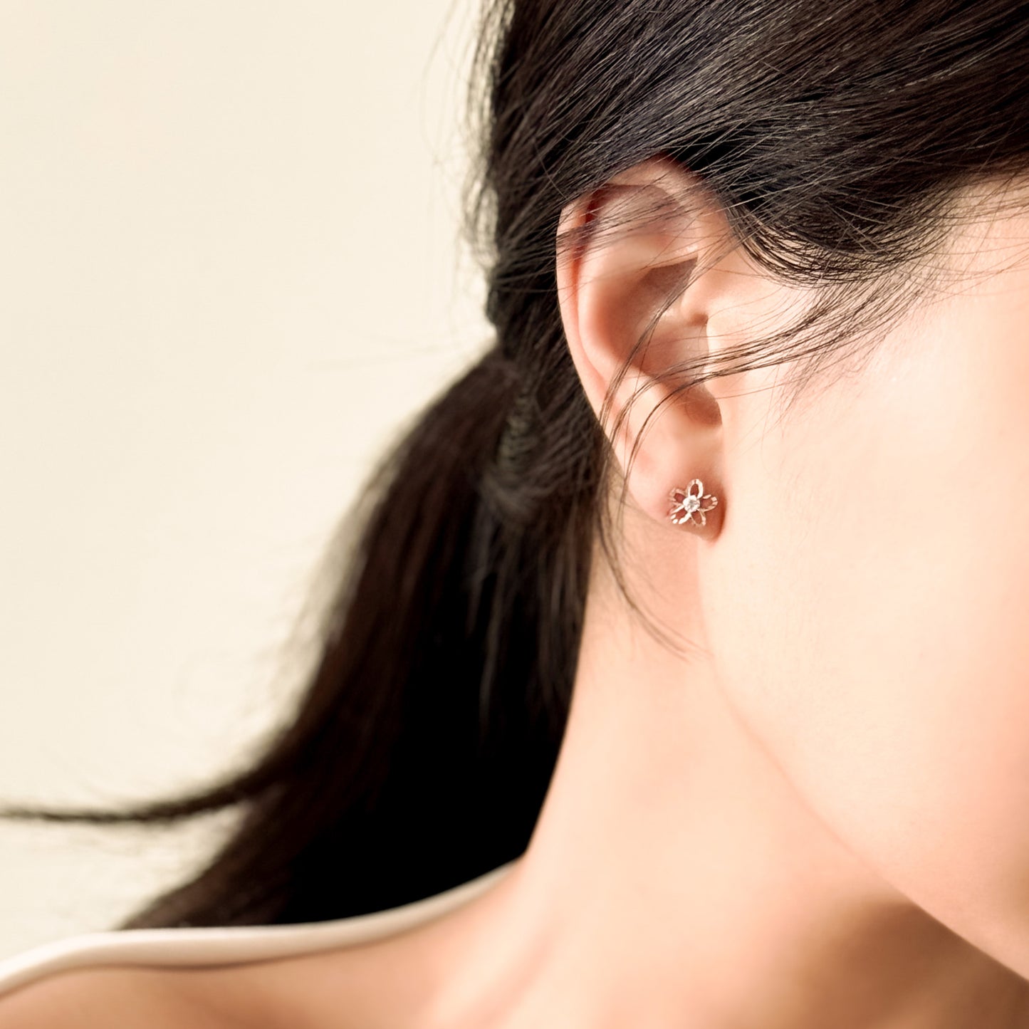 Bloom Shine Stud Earrings
