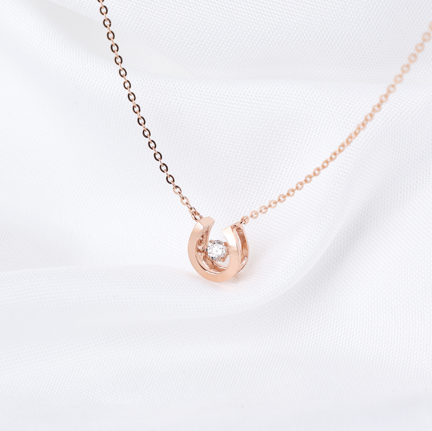 Lab Grown Diamond Dancing Stone Horseshoe Necklace