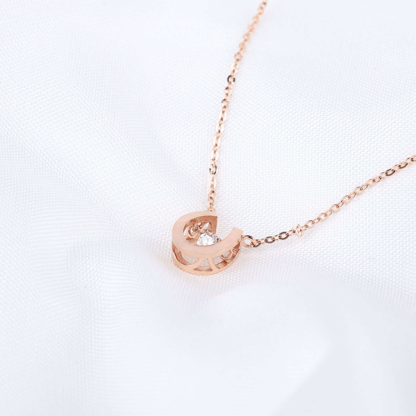 Lab Grown Diamond Dancing Stone Horseshoe Necklace