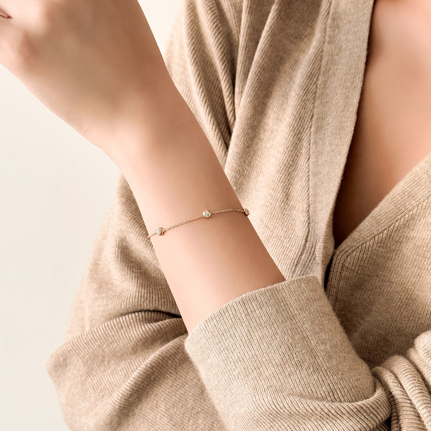 Lab Grown Diamond Bezel Bracelet, 5 Stones