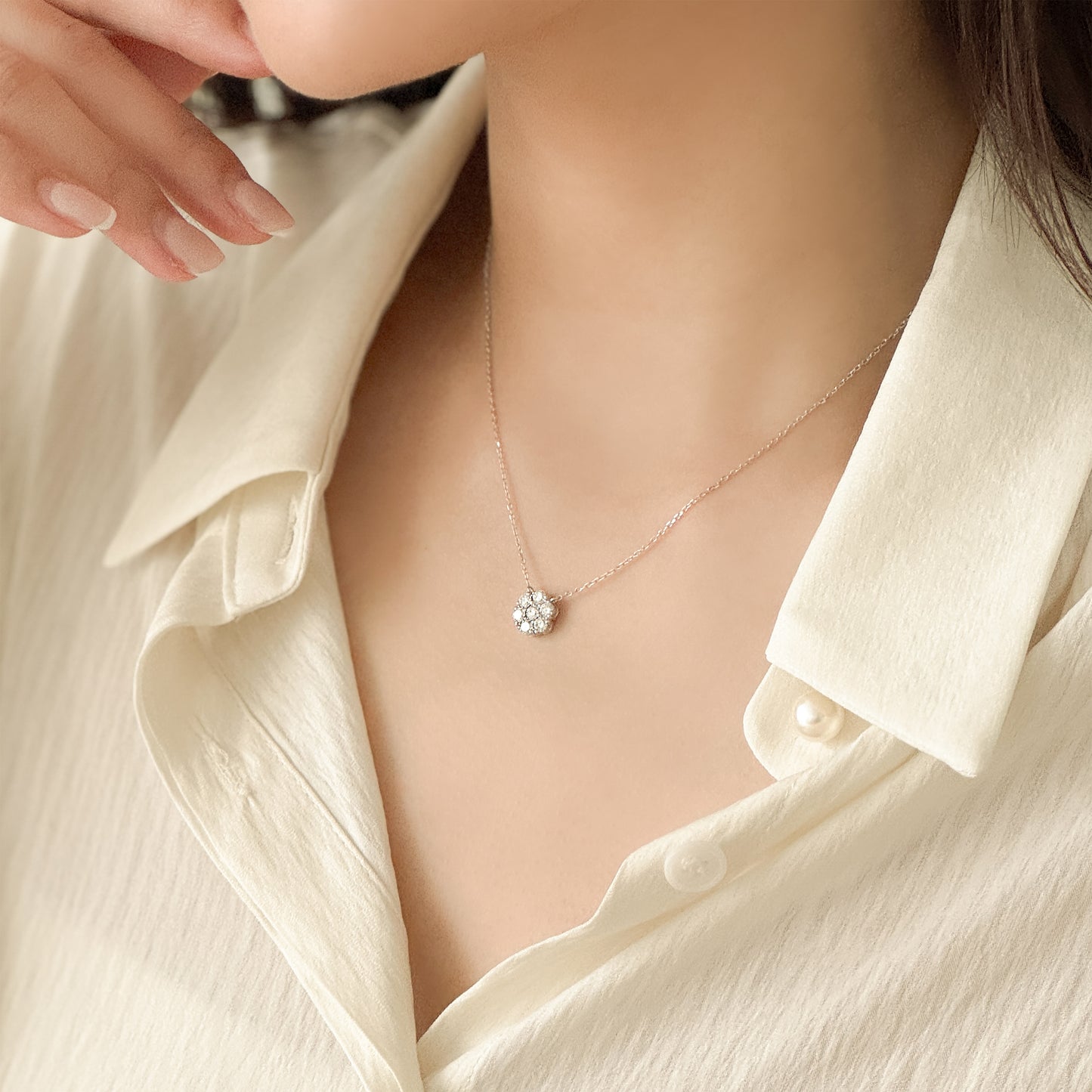 Hwaon Necklace