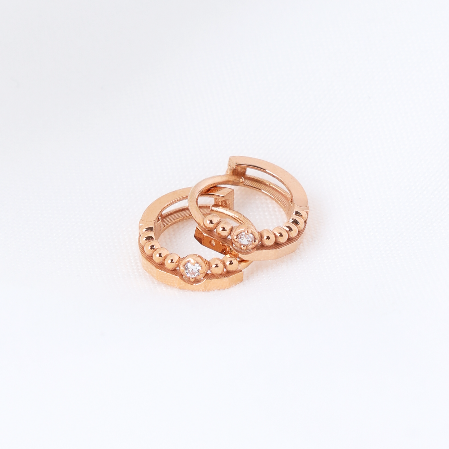 Lumi Huggie Hoops