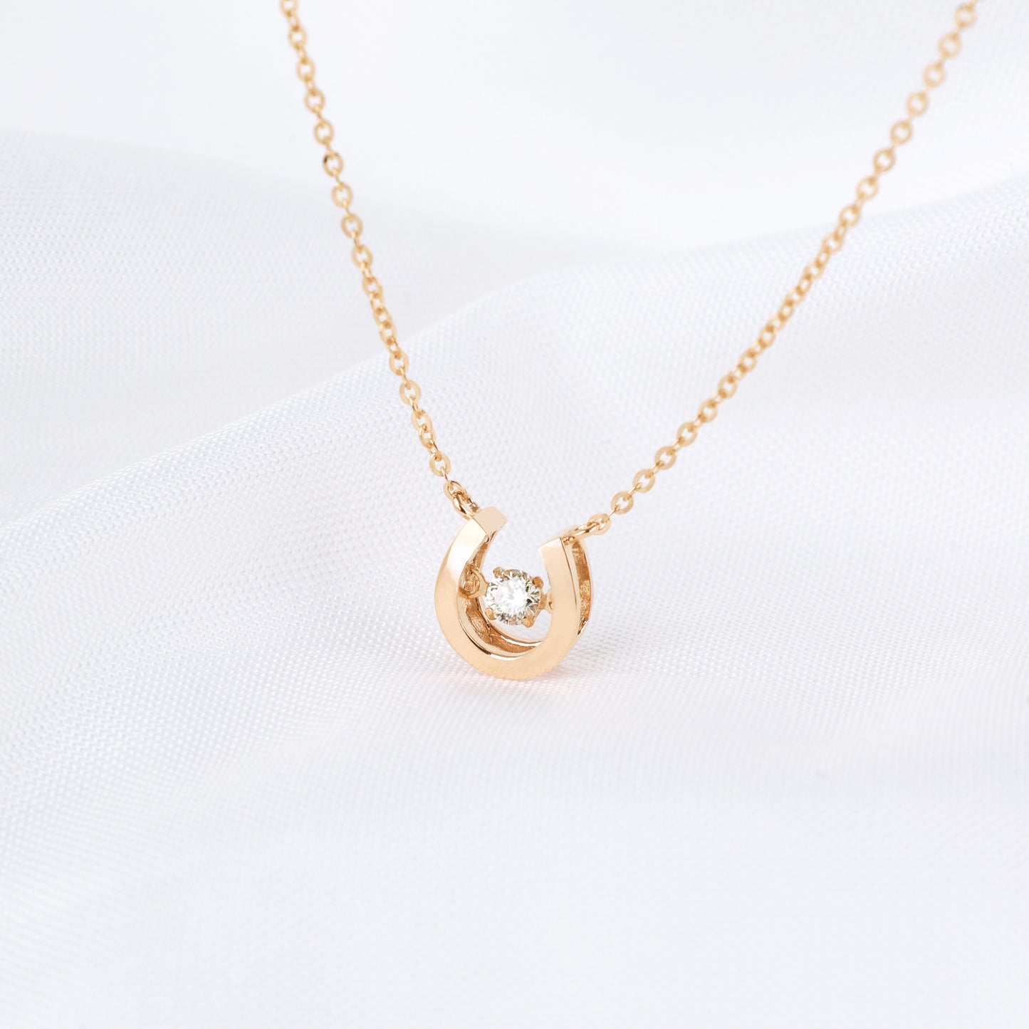 Lab Grown Diamond Dancing Stone Horseshoe Necklace