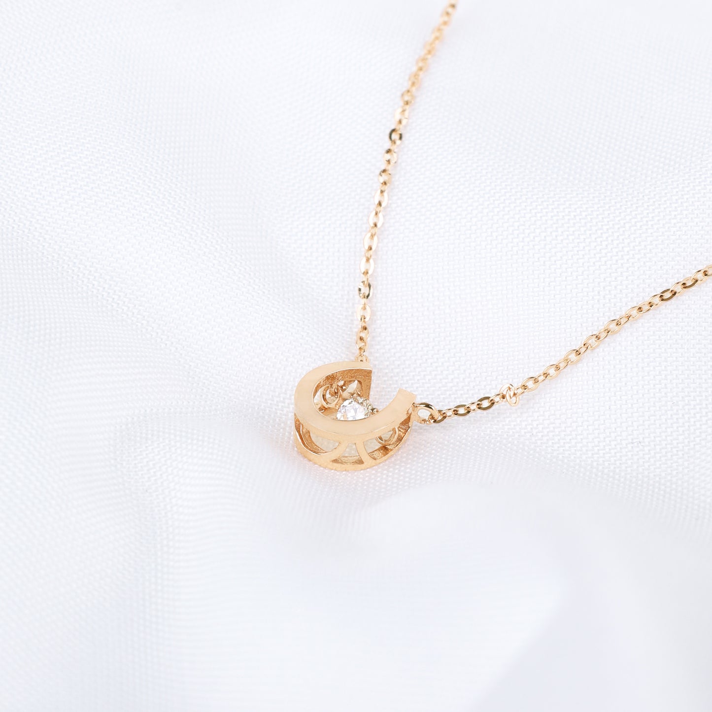 Lab Grown Diamond Dancing Stone Horseshoe Necklace